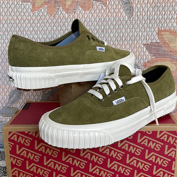Vans WMNS Authentic 44 L
Anaheim Factory Og Suede
VN0005U4GRN
Sneakers - Picture 9 of 16